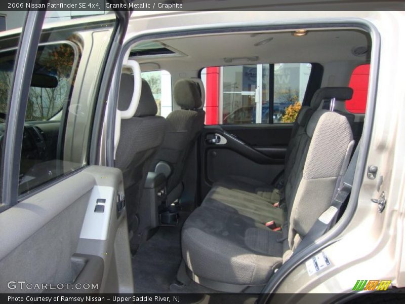 Granite Metallic / Graphite 2006 Nissan Pathfinder SE 4x4