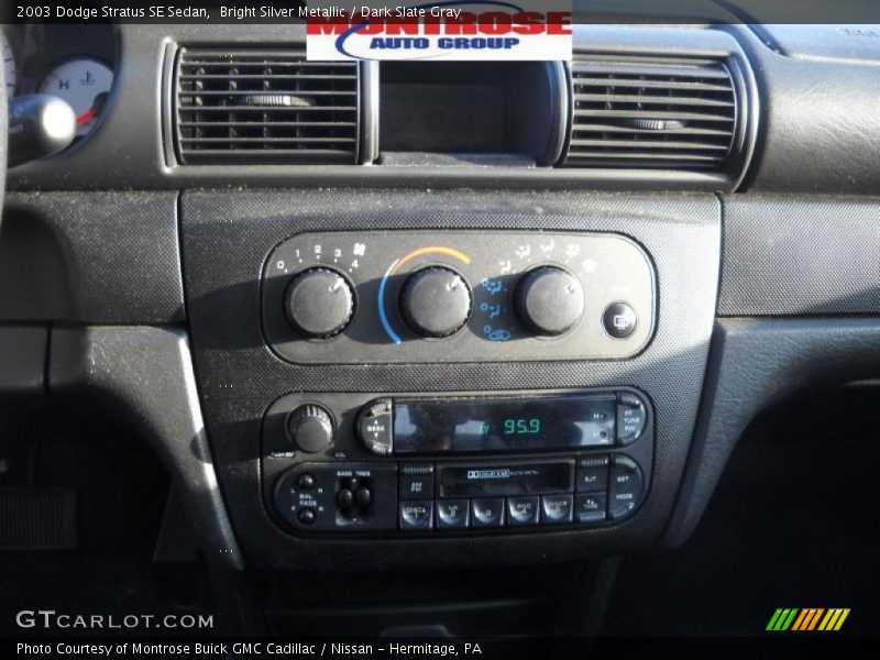 Bright Silver Metallic / Dark Slate Gray 2003 Dodge Stratus SE Sedan