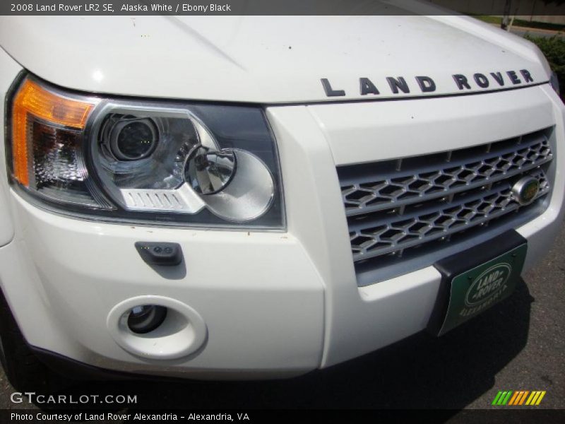 Alaska White / Ebony Black 2008 Land Rover LR2 SE