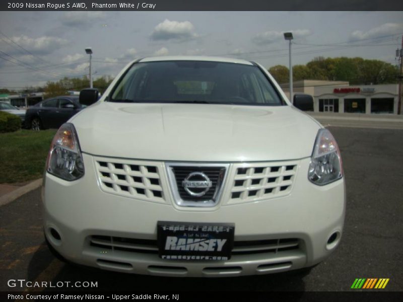 Phantom White / Gray 2009 Nissan Rogue S AWD