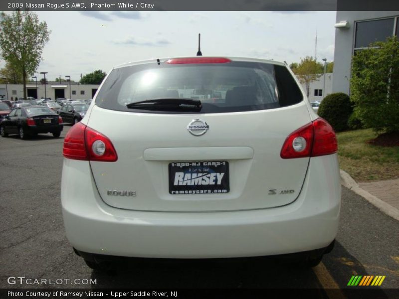Phantom White / Gray 2009 Nissan Rogue S AWD