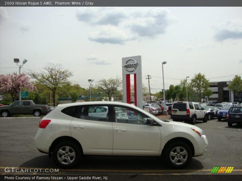 Phantom White / Gray 2009 Nissan Rogue S AWD