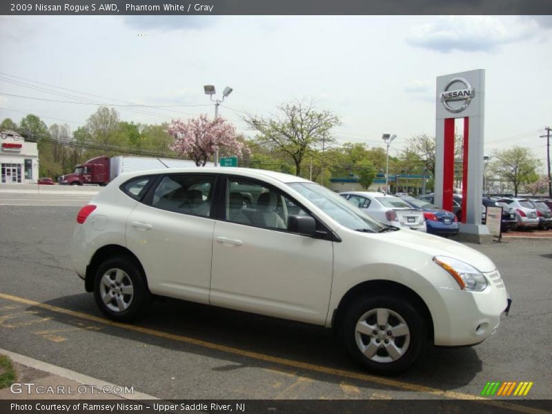Phantom White / Gray 2009 Nissan Rogue S AWD