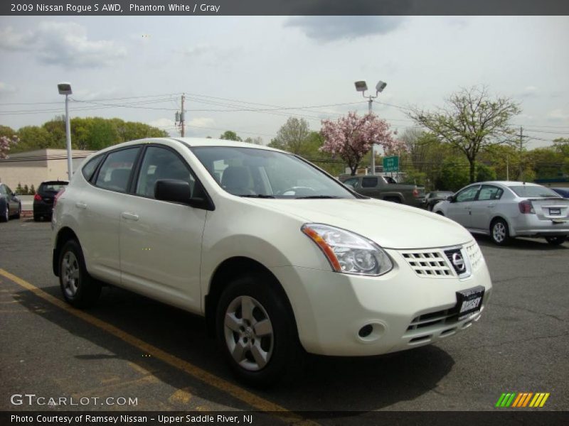 Phantom White / Gray 2009 Nissan Rogue S AWD