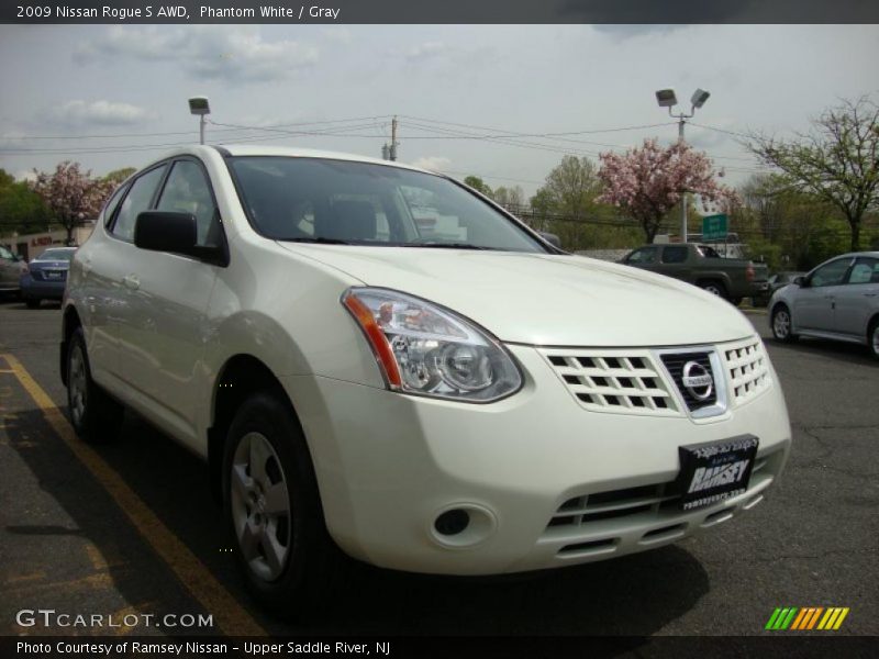 Phantom White / Gray 2009 Nissan Rogue S AWD