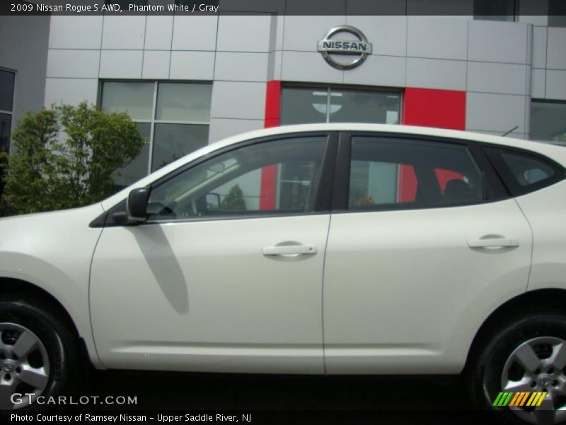 Phantom White / Gray 2009 Nissan Rogue S AWD