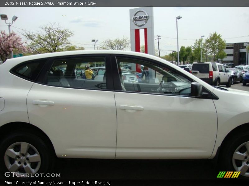 Phantom White / Gray 2009 Nissan Rogue S AWD