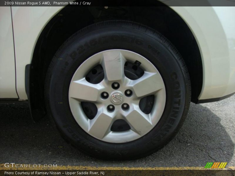 Phantom White / Gray 2009 Nissan Rogue S AWD