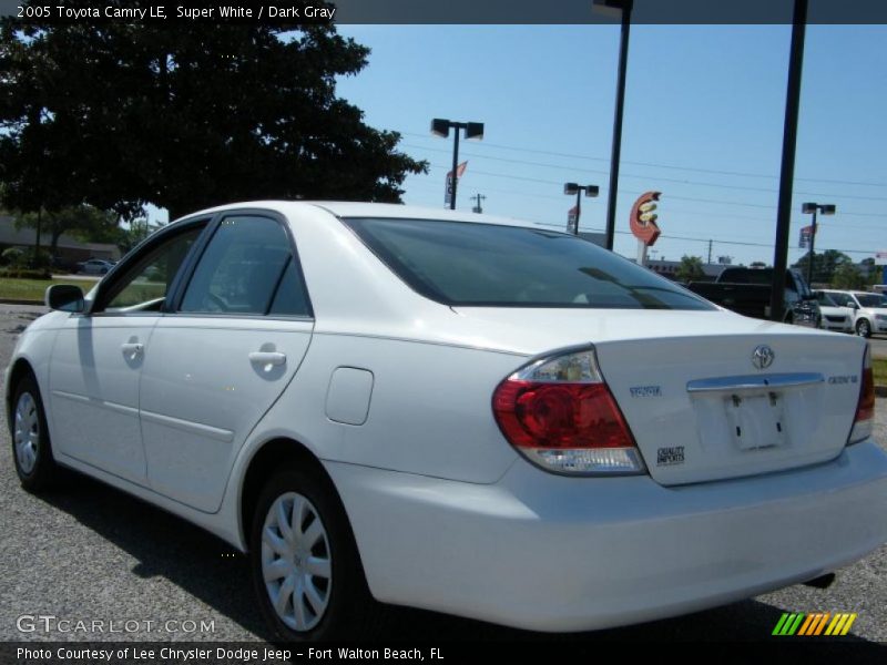 Super White / Dark Gray 2005 Toyota Camry LE
