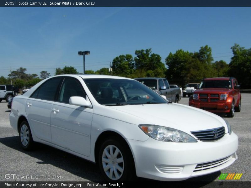 Super White / Dark Gray 2005 Toyota Camry LE