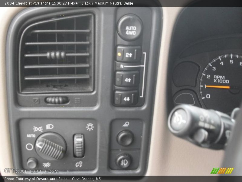 Black / Medium Neutral Beige 2004 Chevrolet Avalanche 1500 Z71 4x4