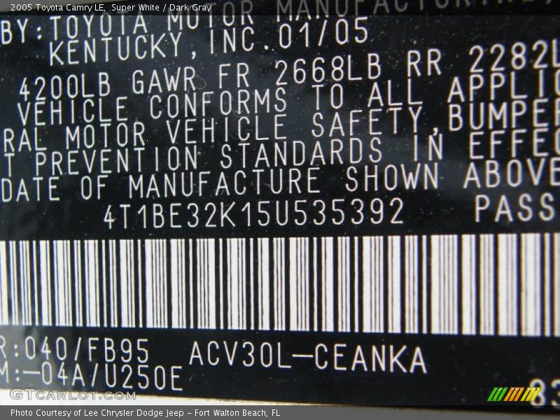 Super White / Dark Gray 2005 Toyota Camry LE