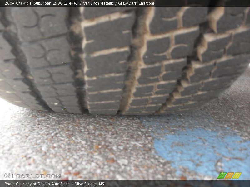 Silver Birch Metallic / Gray/Dark Charcoal 2004 Chevrolet Suburban 1500 LS 4x4