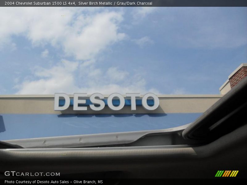 Silver Birch Metallic / Gray/Dark Charcoal 2004 Chevrolet Suburban 1500 LS 4x4