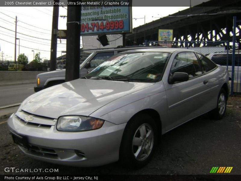 Ultra Silver Metallic / Graphite Gray 2005 Chevrolet Cavalier LS Coupe