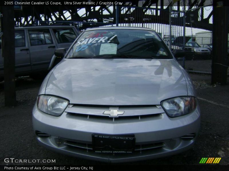 Ultra Silver Metallic / Graphite Gray 2005 Chevrolet Cavalier LS Coupe