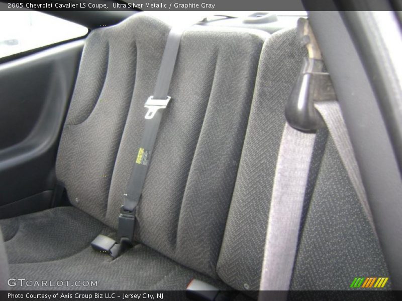 Ultra Silver Metallic / Graphite Gray 2005 Chevrolet Cavalier LS Coupe