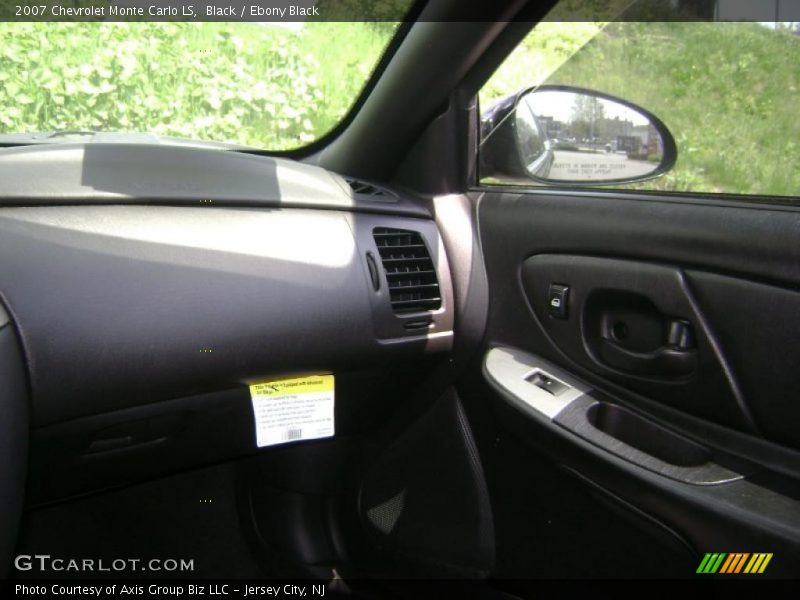 Black / Ebony Black 2007 Chevrolet Monte Carlo LS