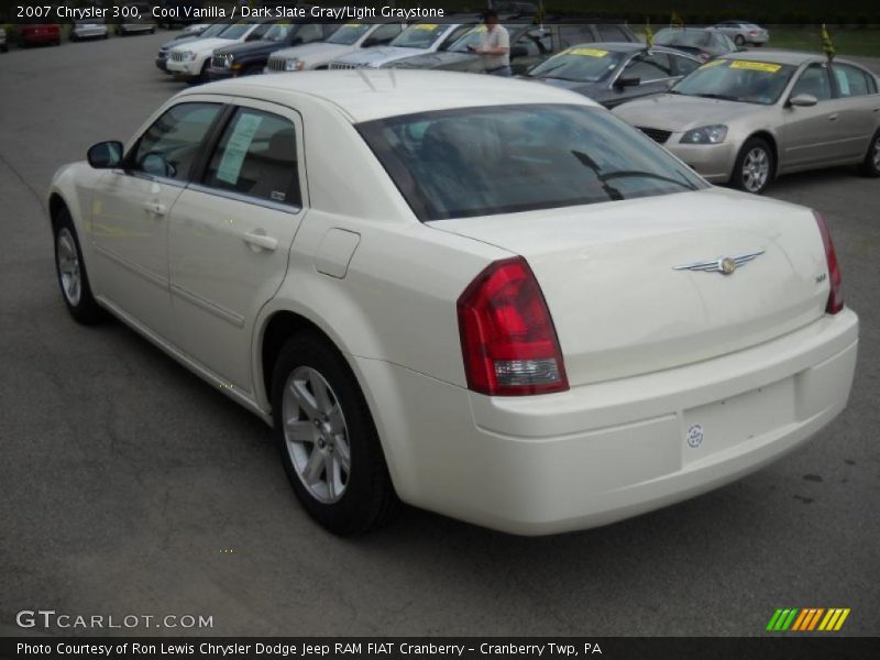 Cool Vanilla / Dark Slate Gray/Light Graystone 2007 Chrysler 300