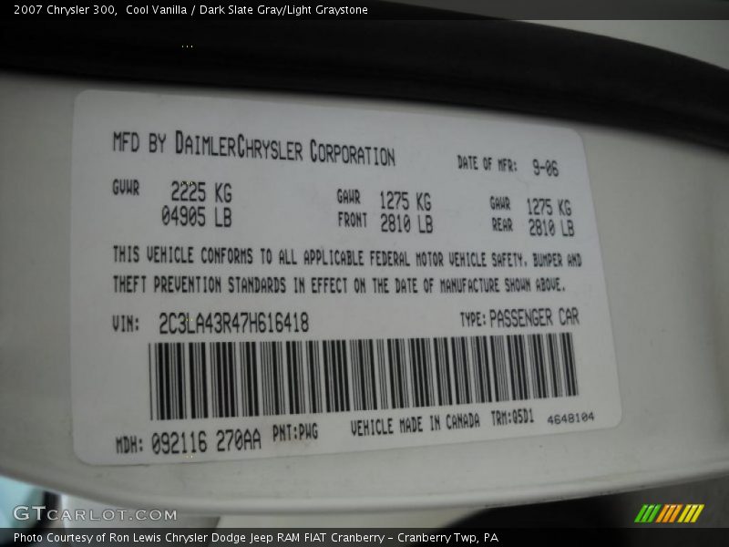 Cool Vanilla / Dark Slate Gray/Light Graystone 2007 Chrysler 300