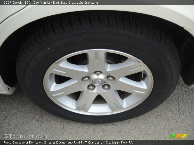 Cool Vanilla / Dark Slate Gray/Light Graystone 2007 Chrysler 300