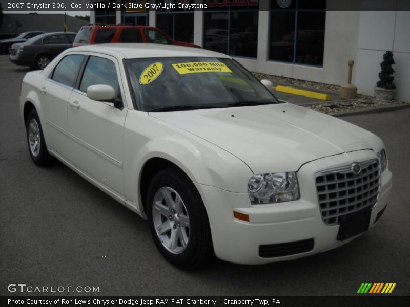 Cool Vanilla / Dark Slate Gray/Light Graystone 2007 Chrysler 300