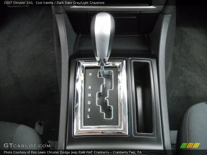 Cool Vanilla / Dark Slate Gray/Light Graystone 2007 Chrysler 300