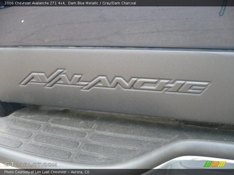 Dark Blue Metallic / Gray/Dark Charcoal 2006 Chevrolet Avalanche Z71 4x4