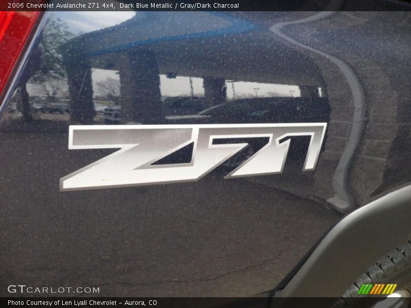 Dark Blue Metallic / Gray/Dark Charcoal 2006 Chevrolet Avalanche Z71 4x4