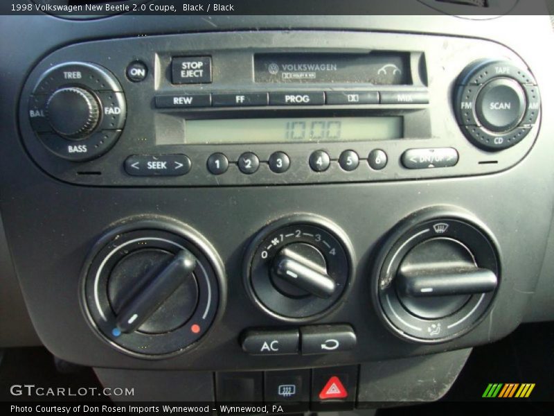 Black / Black 1998 Volkswagen New Beetle 2.0 Coupe