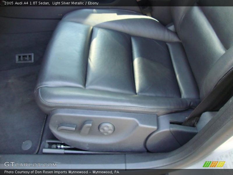Light Silver Metallic / Ebony 2005 Audi A4 1.8T Sedan