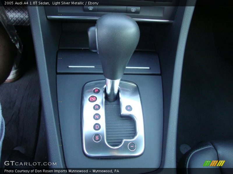 Light Silver Metallic / Ebony 2005 Audi A4 1.8T Sedan