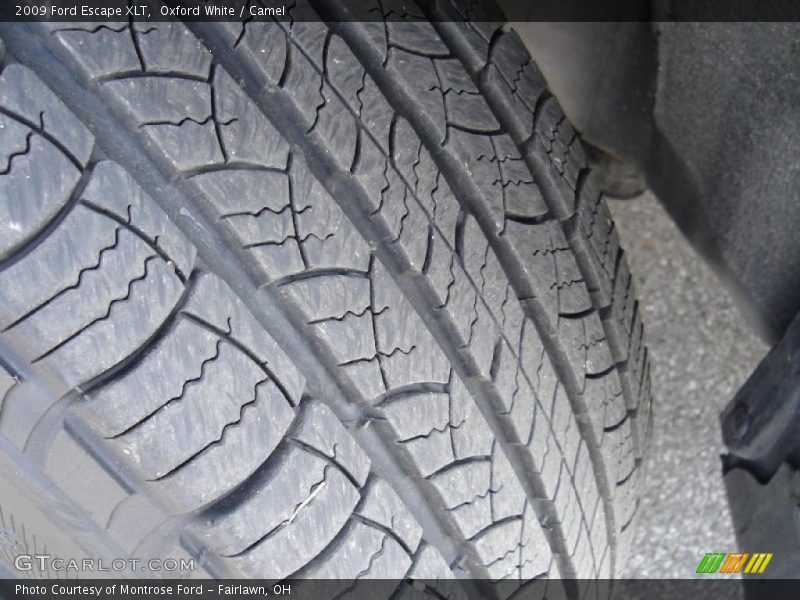 Oxford White / Camel 2009 Ford Escape XLT