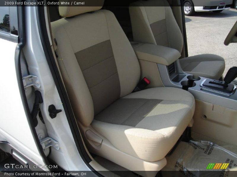 Oxford White / Camel 2009 Ford Escape XLT
