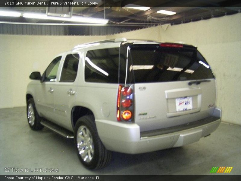 Pure Silver Metallic / Ebony 2010 GMC Yukon Denali