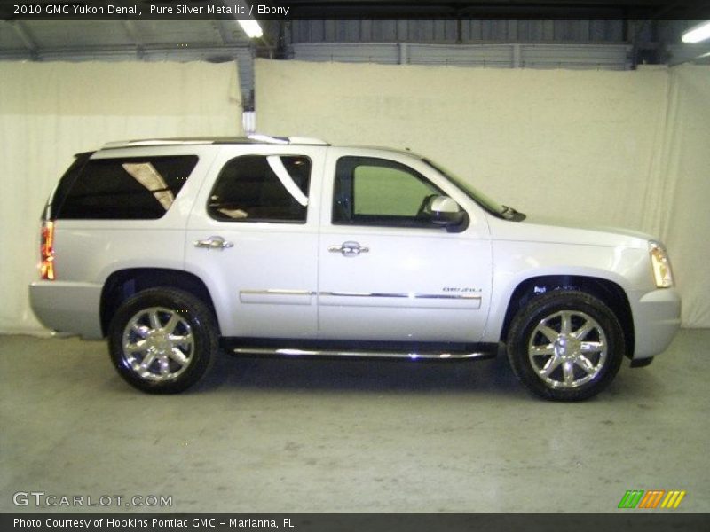 Pure Silver Metallic / Ebony 2010 GMC Yukon Denali