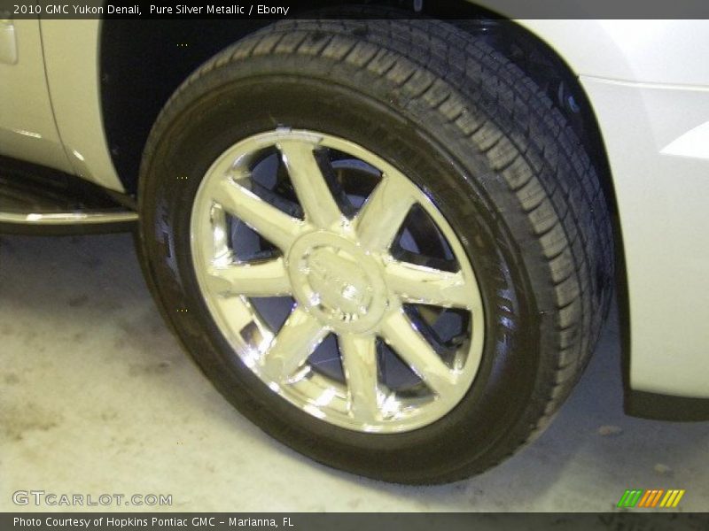 Pure Silver Metallic / Ebony 2010 GMC Yukon Denali