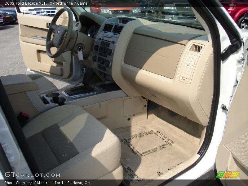 Oxford White / Camel 2009 Ford Escape XLT