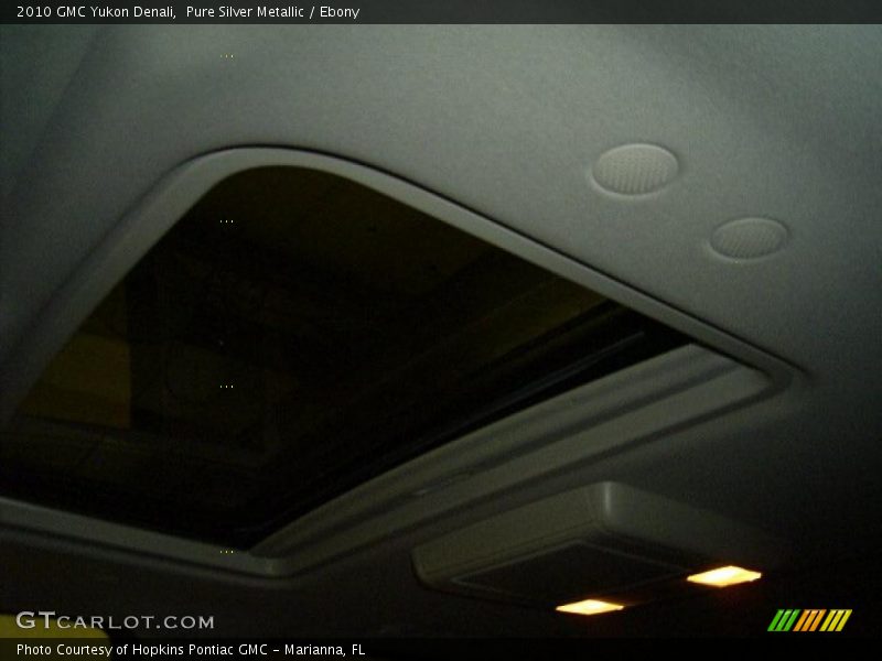 Pure Silver Metallic / Ebony 2010 GMC Yukon Denali