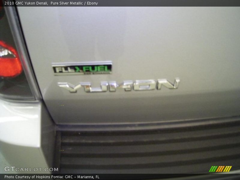 Pure Silver Metallic / Ebony 2010 GMC Yukon Denali