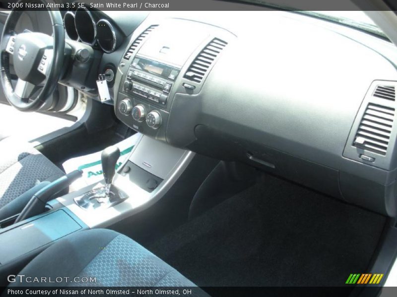 Satin White Pearl / Charcoal 2006 Nissan Altima 3.5 SE