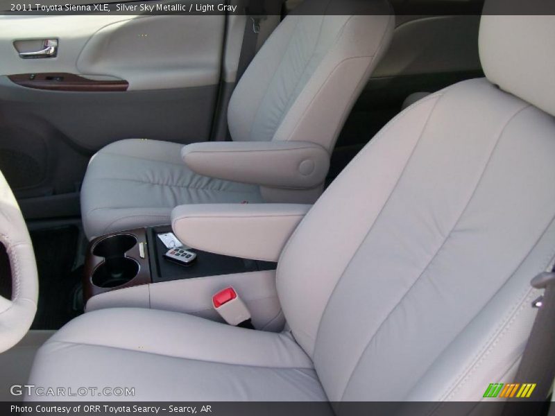Silver Sky Metallic / Light Gray 2011 Toyota Sienna XLE
