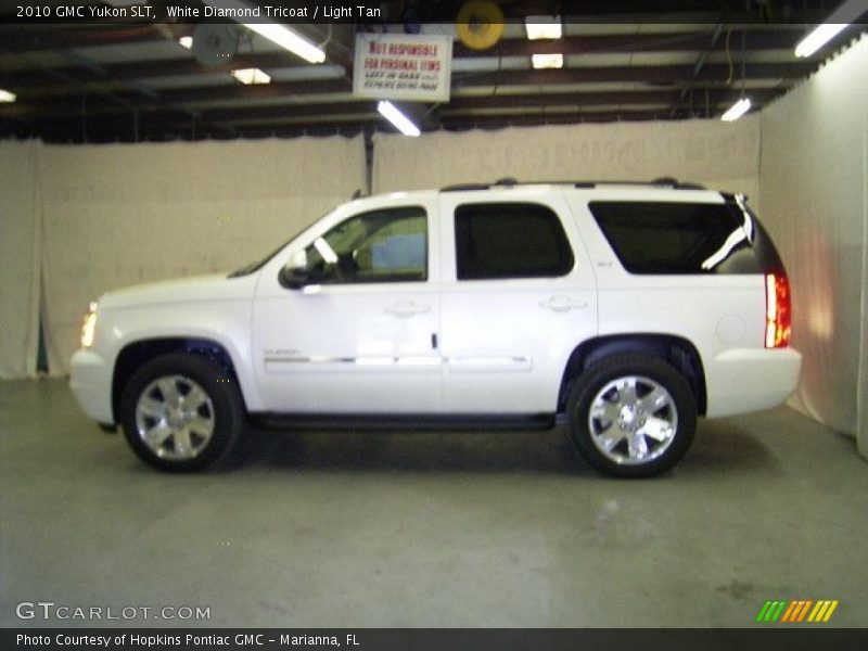 White Diamond Tricoat / Light Tan 2010 GMC Yukon SLT