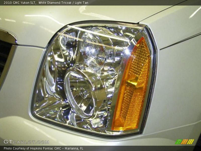 White Diamond Tricoat / Light Tan 2010 GMC Yukon SLT