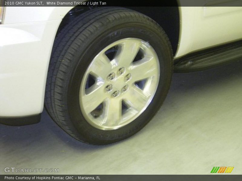 White Diamond Tricoat / Light Tan 2010 GMC Yukon SLT