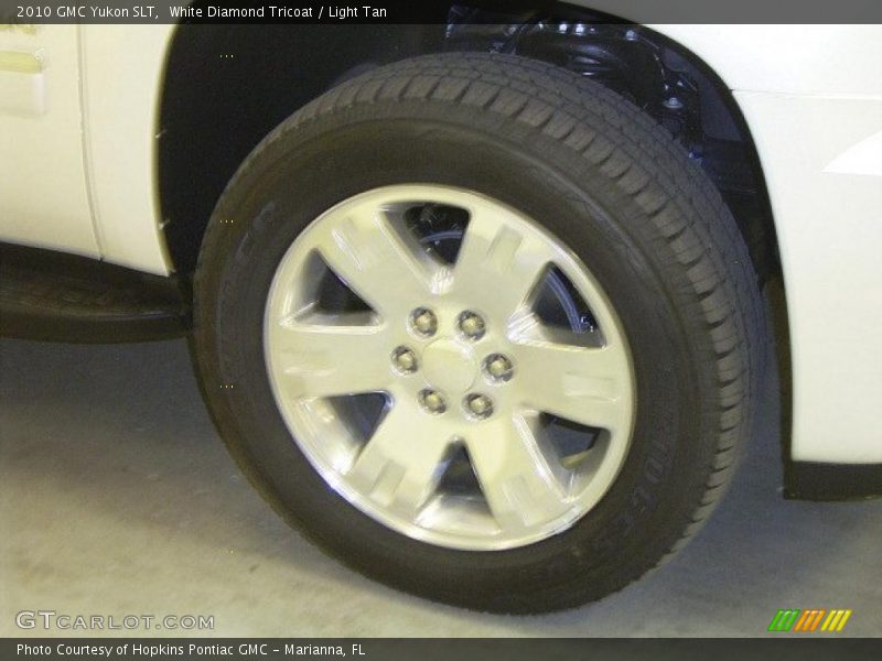 White Diamond Tricoat / Light Tan 2010 GMC Yukon SLT