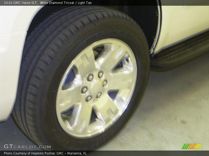 White Diamond Tricoat / Light Tan 2010 GMC Yukon SLT