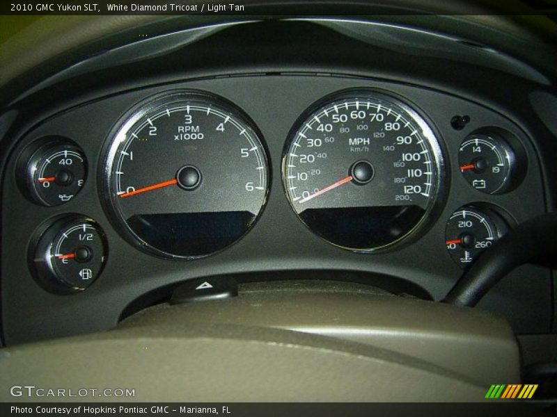 White Diamond Tricoat / Light Tan 2010 GMC Yukon SLT