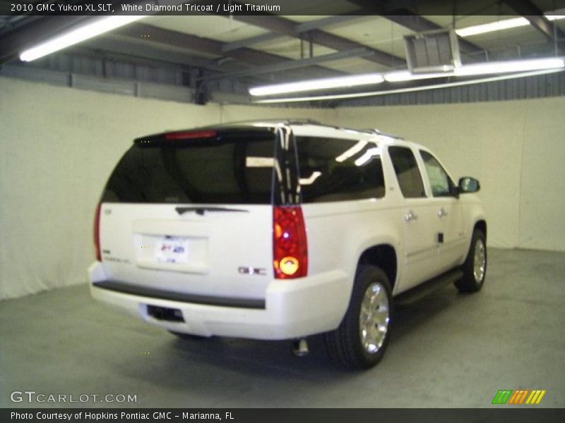 White Diamond Tricoat / Light Titanium 2010 GMC Yukon XL SLT