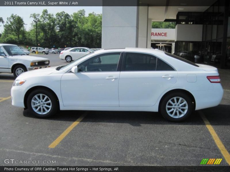 Super White / Ash 2011 Toyota Camry XLE